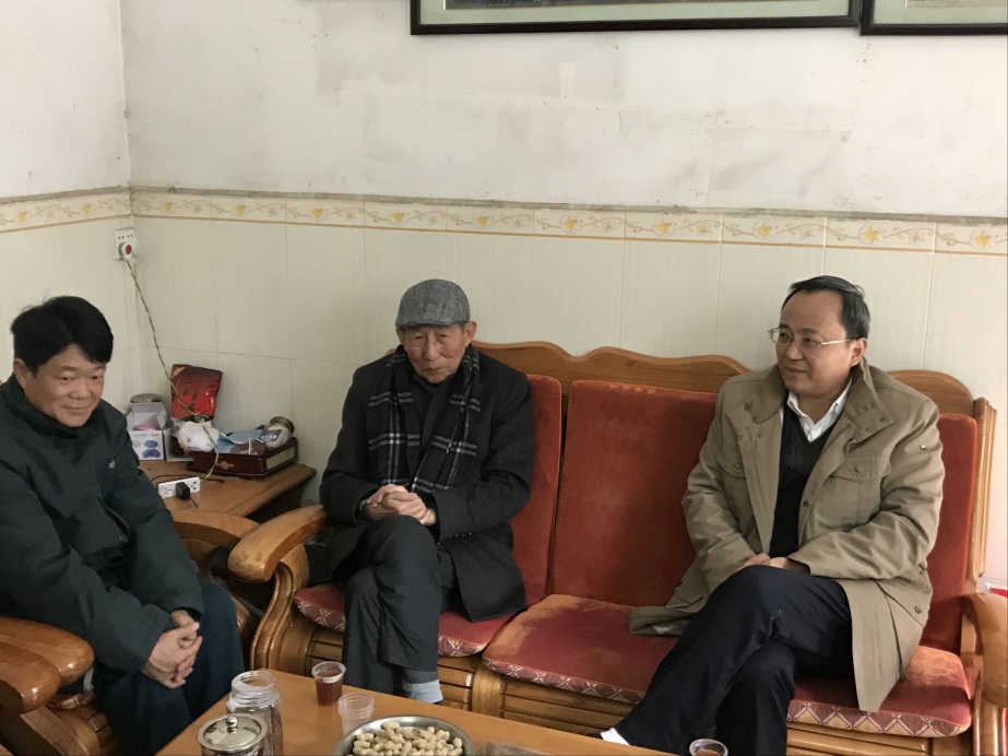 市委常委崔建軍與我司董事長(zhǎng)黃齊福到慰問陽(yáng)山.jpg